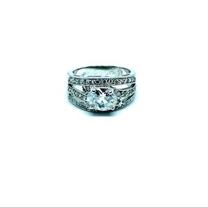 Beautiful CZ Sterling Silver 925 Ring Size 8